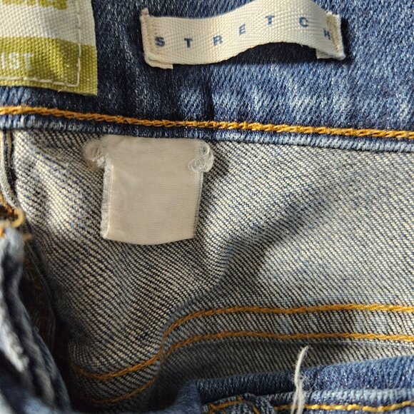 Old Navy Boot Cut Low Rise Jeans Womens Size 37 Waist Medium Wash Denim Pants - Picture 5 of 5